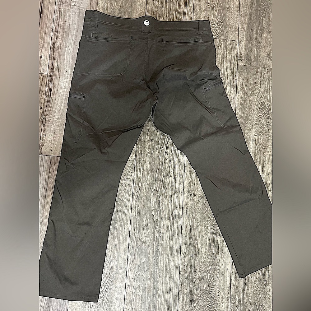 Wrangler Relaxed Fit Cargos